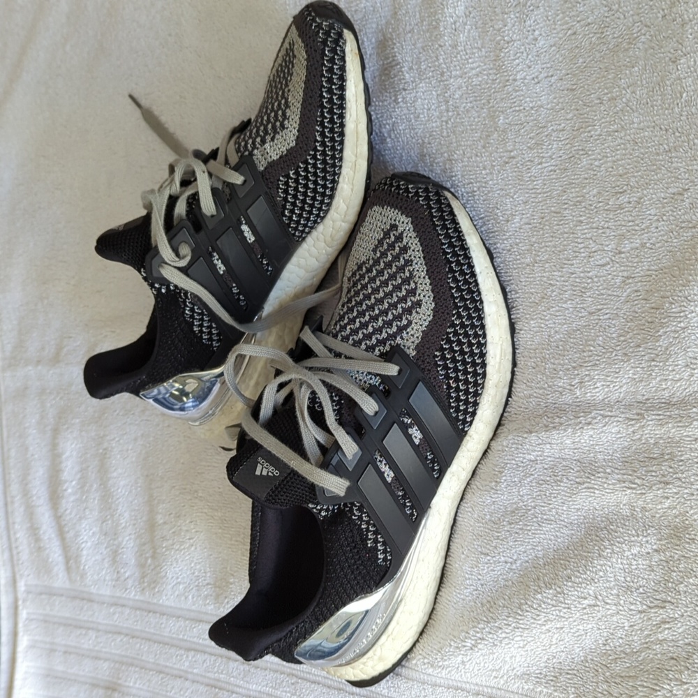 Adidas ultraboost 8 1/2